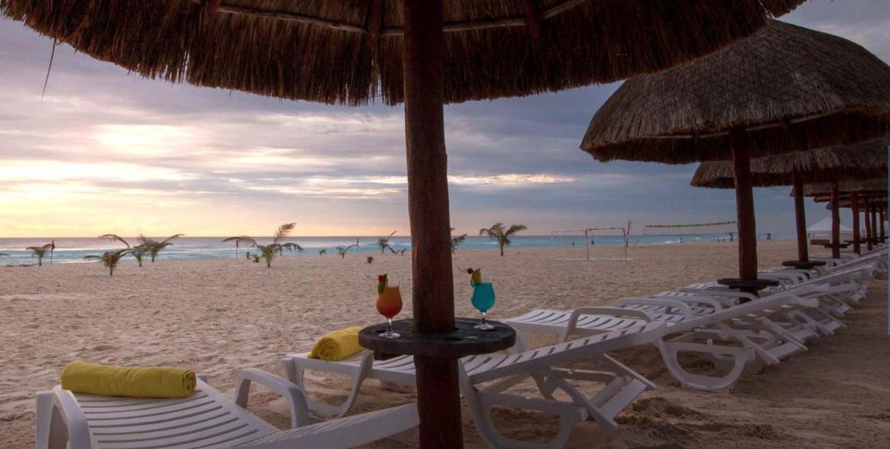 Beachfront Getaway Condo Cancún Buitenkant foto